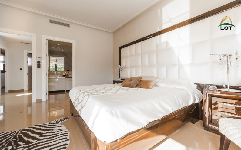 4 Insider Airbnb Host Strategies Landlords Can Use for Rental Properties